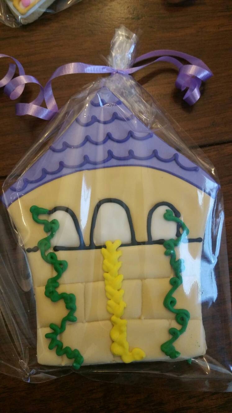 Rapunzel inspired cookies 12 cookies(12) - Ladybug bake shop