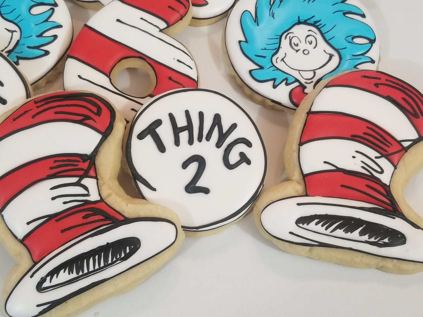 Dr Seuss cookies  (Dr Seuss inspired) 1 dozen (12) - Ladybug bake shop