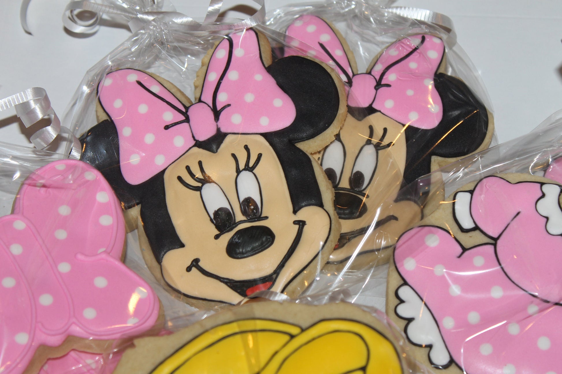 Minnie cookies  One Dozen (12) - Ladybug bake shop