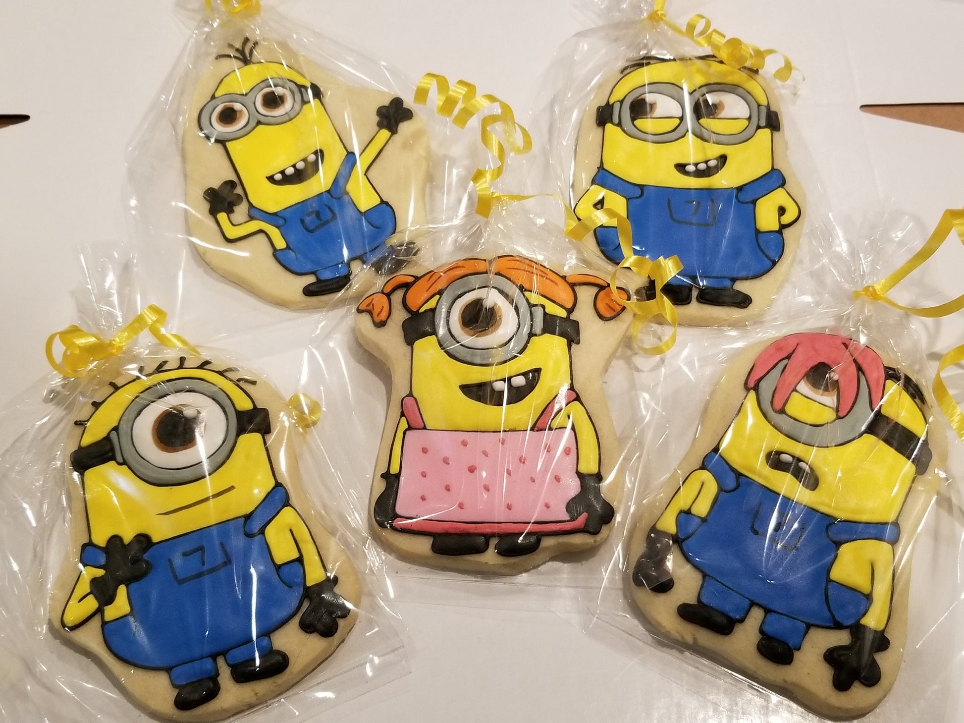 minion cookies (inspired by despicable me) One Dozen (12) - Ladybug bake shop