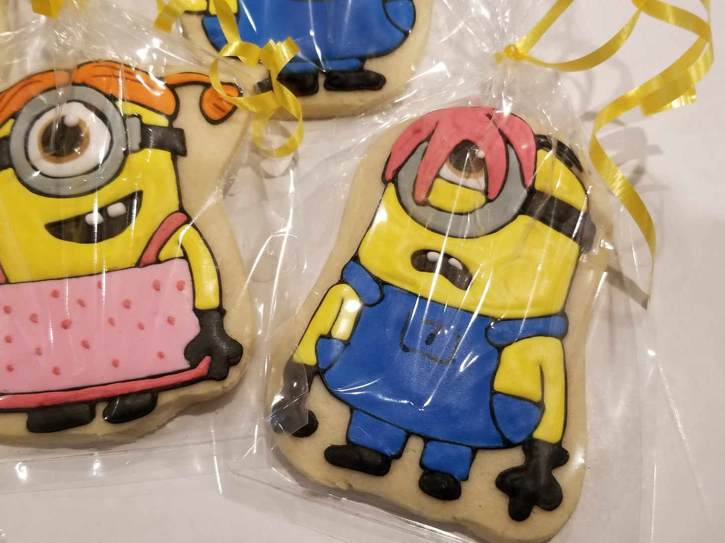 minion cookies (inspired by despicable me) One Dozen (12) - Ladybug bake shop