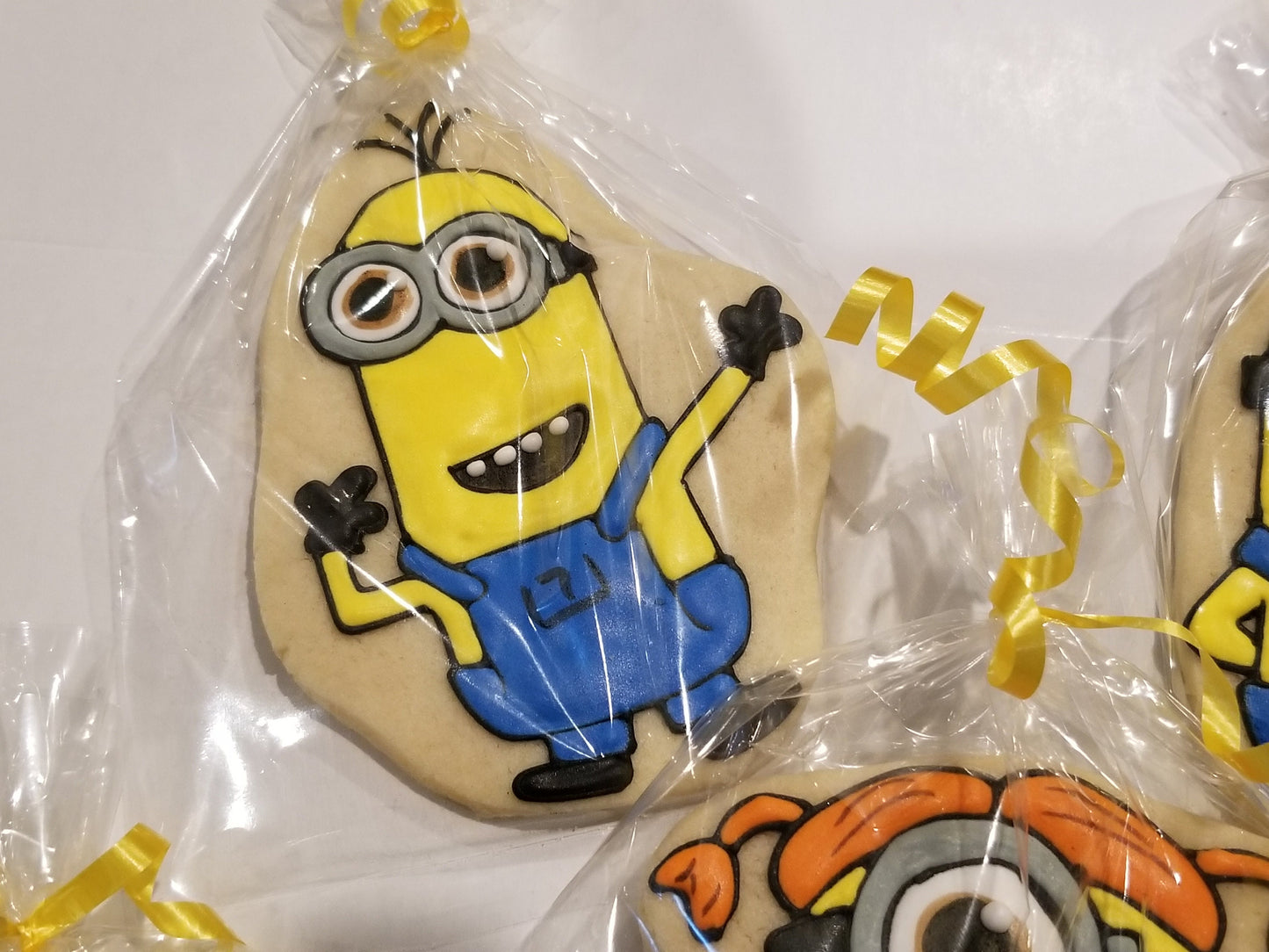 minion cookies (inspired by despicable me) One Dozen (12) - Ladybug bake shop