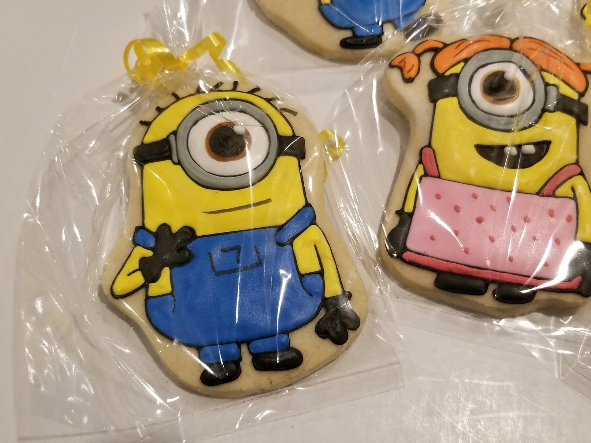 minion cookies (inspired by despicable me) One Dozen (12) - Ladybug bake shop