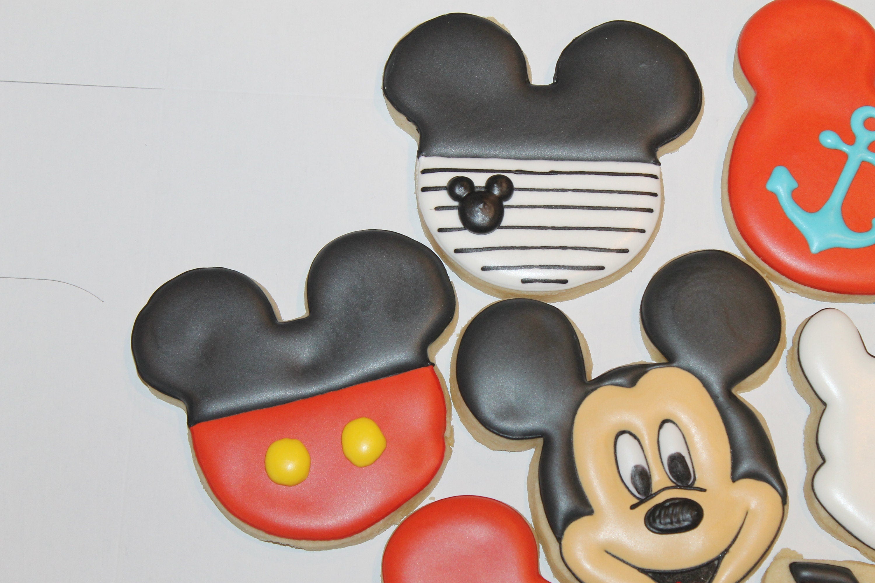 Mickey cruise cookies (12) good 1 dozen (12)